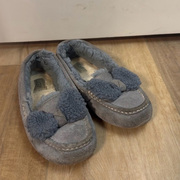 UGG Ansley Fur Bow Grey Slippers Women’s Size 7 - Picture 1 of 6